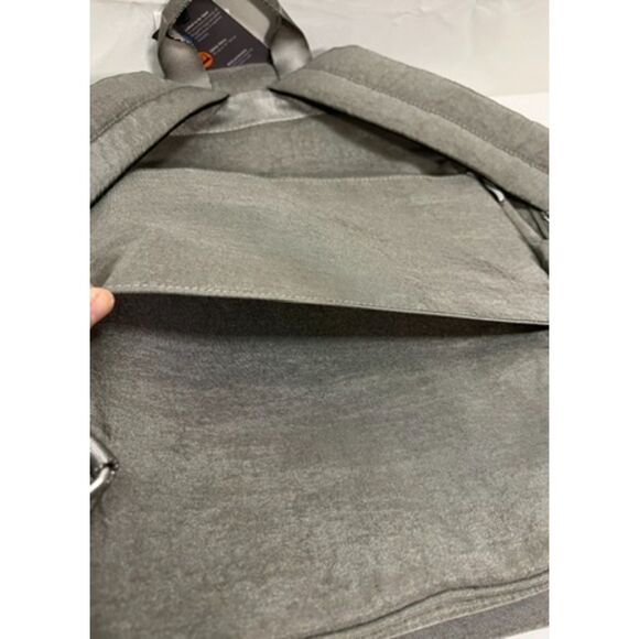NWT Baggallini On The Go Laptop Backpack in Sterling Shimmer - Picture 4 of 11